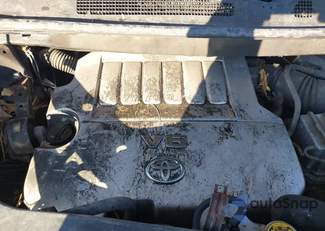 2012 Toyota Highlander Base V6 z USA, uszkodzony, nr VIN 5TDBK3EH1CS156049